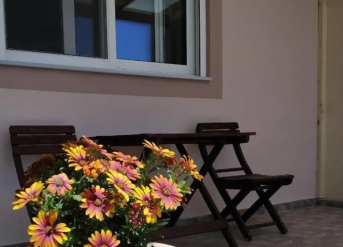 Sun And Sea 2 Lakonias * Elika