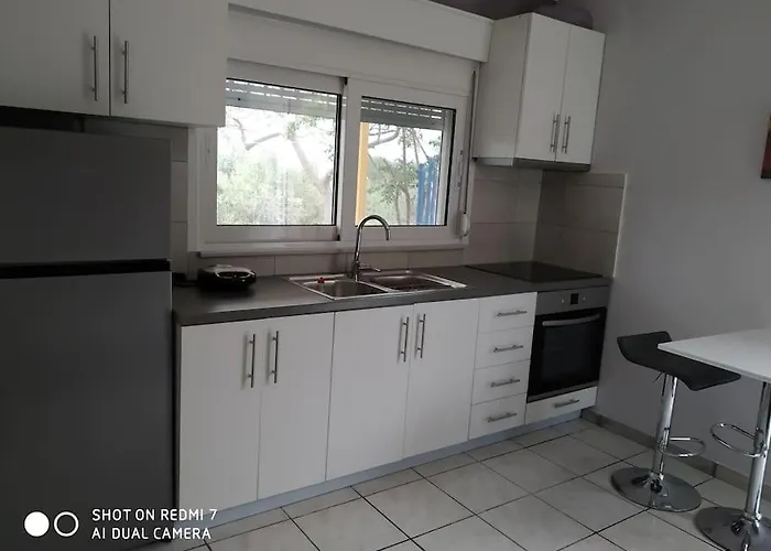 Sun And Sea 2 Lakonias דירה